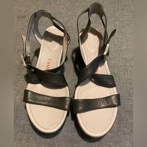 TSUBO Olivette wome wedge sandals